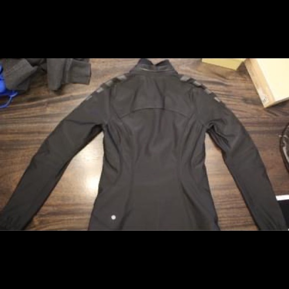 Lululemon Coat - Picture 3 of 6